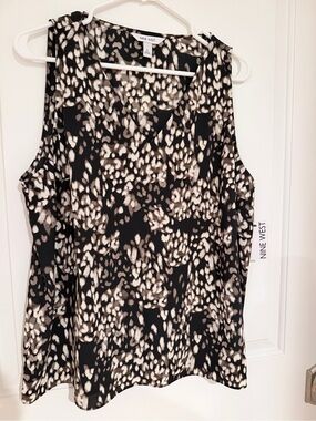 Nine West Black and Cream Patterned V-Neck Sleeveless Top